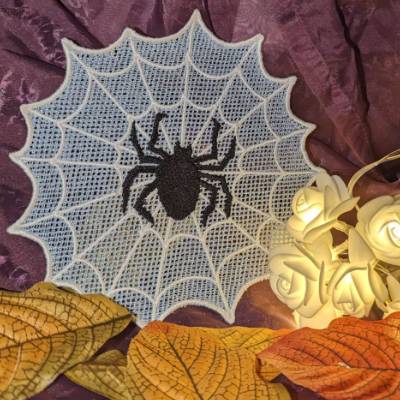 Free standing Lace Stickdatei Spinne im Spinnenetz