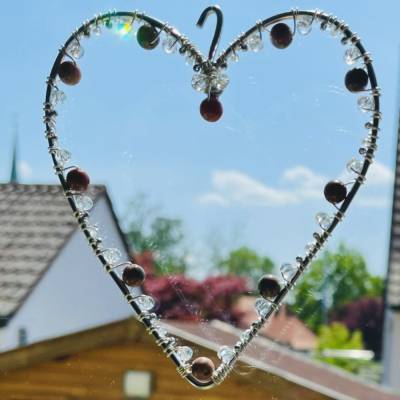 Gesundheit im Herz - Fensterschmuck mit Heilstein - Rhodonit