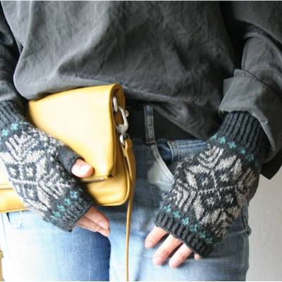 Anleitung: Eisbaer Stulpen mit Colorwork stricken