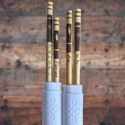 Essstäbchen mit Gravur und stilvollem Case – Personalisiertes Holzbesteck mit individueller Gravur und Box