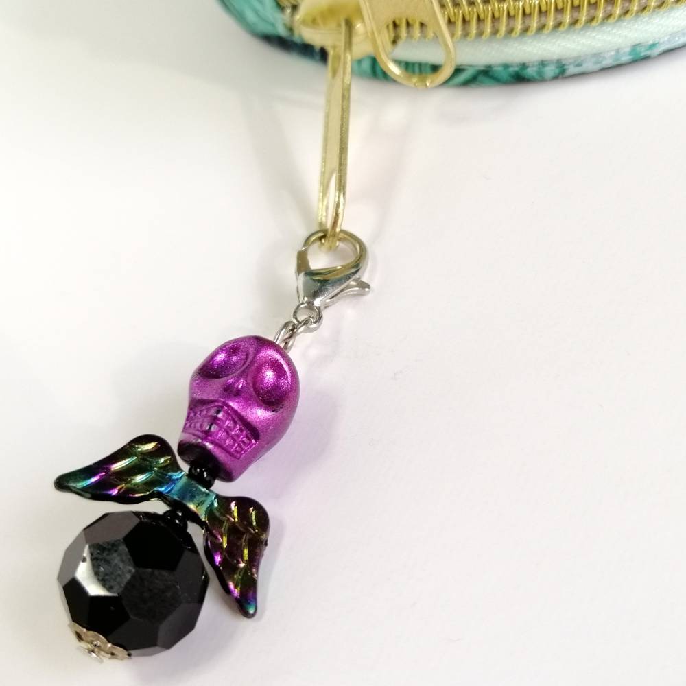 Außergewöhnlicher Schutzengel mit Totenkopf-Perle als Anhänger für deinen Schlüssel oder deine Tasche Bild 1
