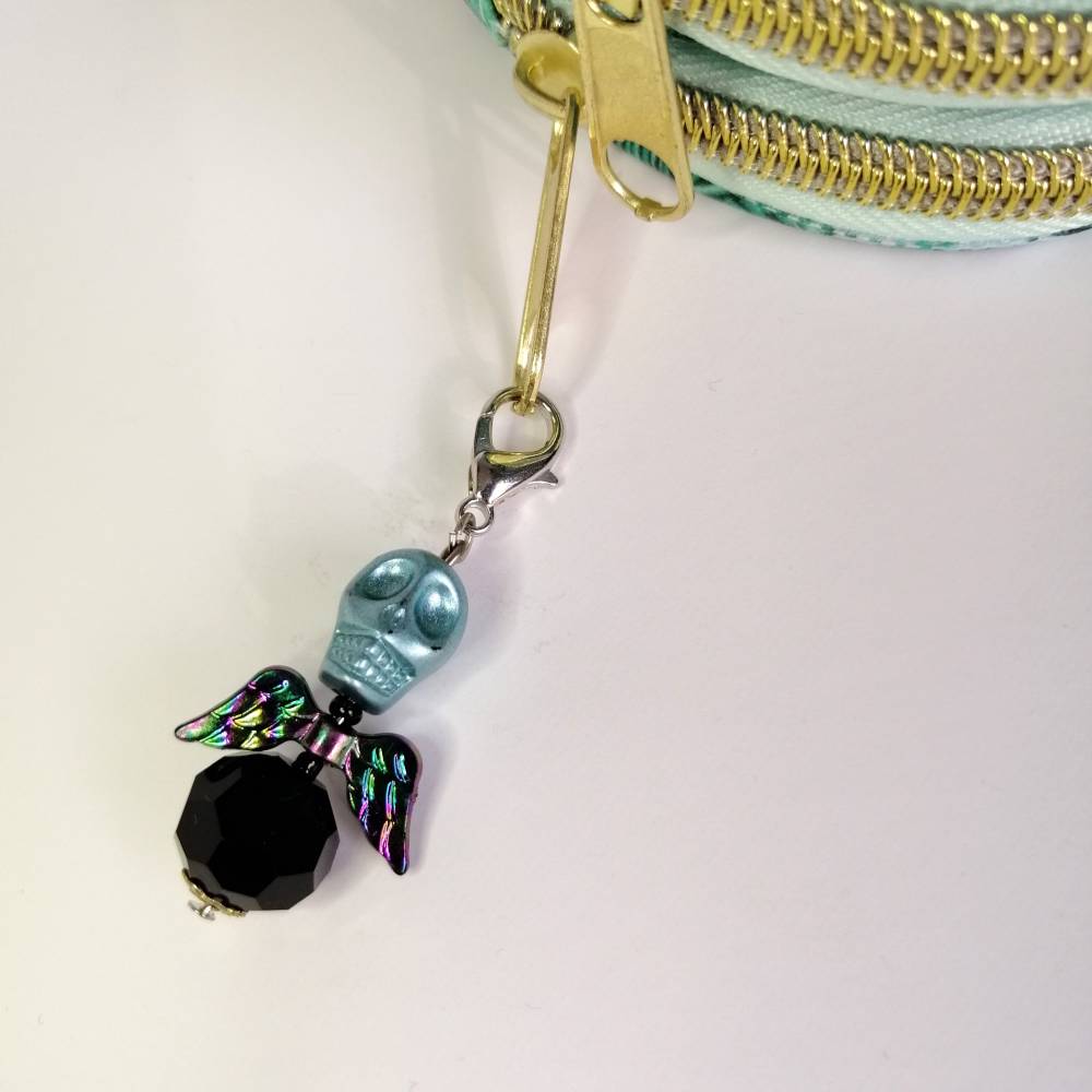 Außergewöhnlicher Schutzengel mit Totenkopf-Perle als Anhänger für deinen Schlüssel oder deine Tasche Bild 2