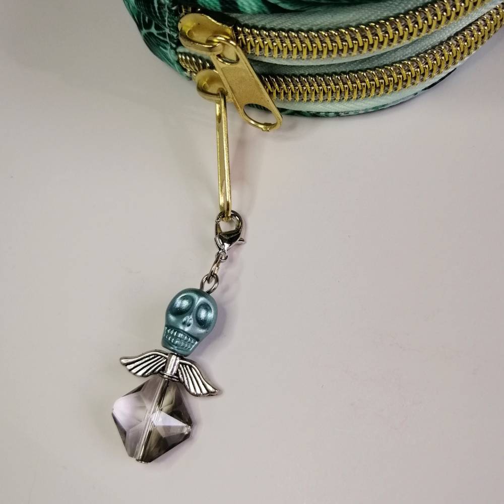 Außergewöhnlicher Schutzengel mit Totenkopf-Perle als Anhänger für deinen Schlüssel oder deine Tasche Bild 3