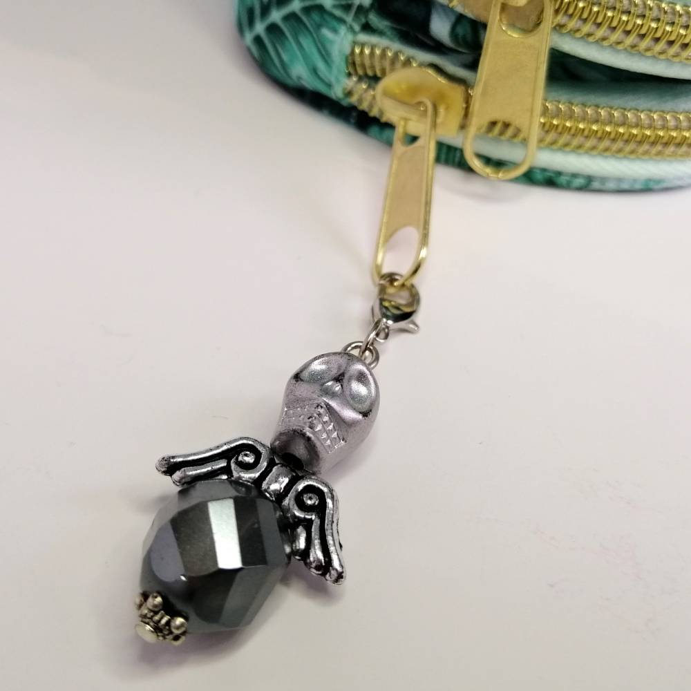 Außergewöhnlicher Schutzengel mit Totenkopf-Perle als Anhänger für deinen Schlüssel oder deine Tasche Bild 2