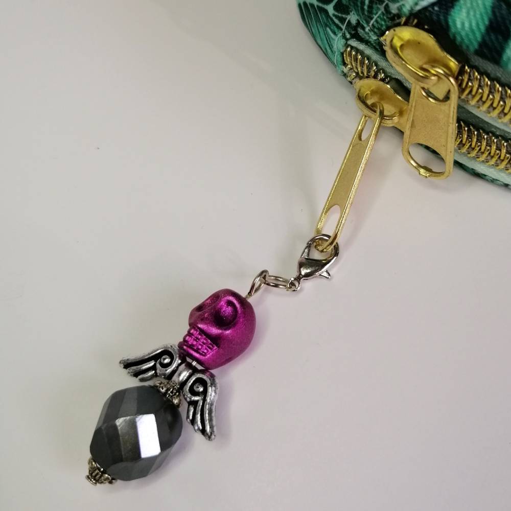 Außergewöhnlicher Schutzengel mit Totenkopf-Perle als Anhänger für deinen Schlüssel oder deine Tasche Bild 3