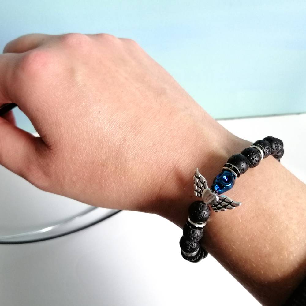 Armband mit Materialmix und Totenkopf-Engel Bild 2