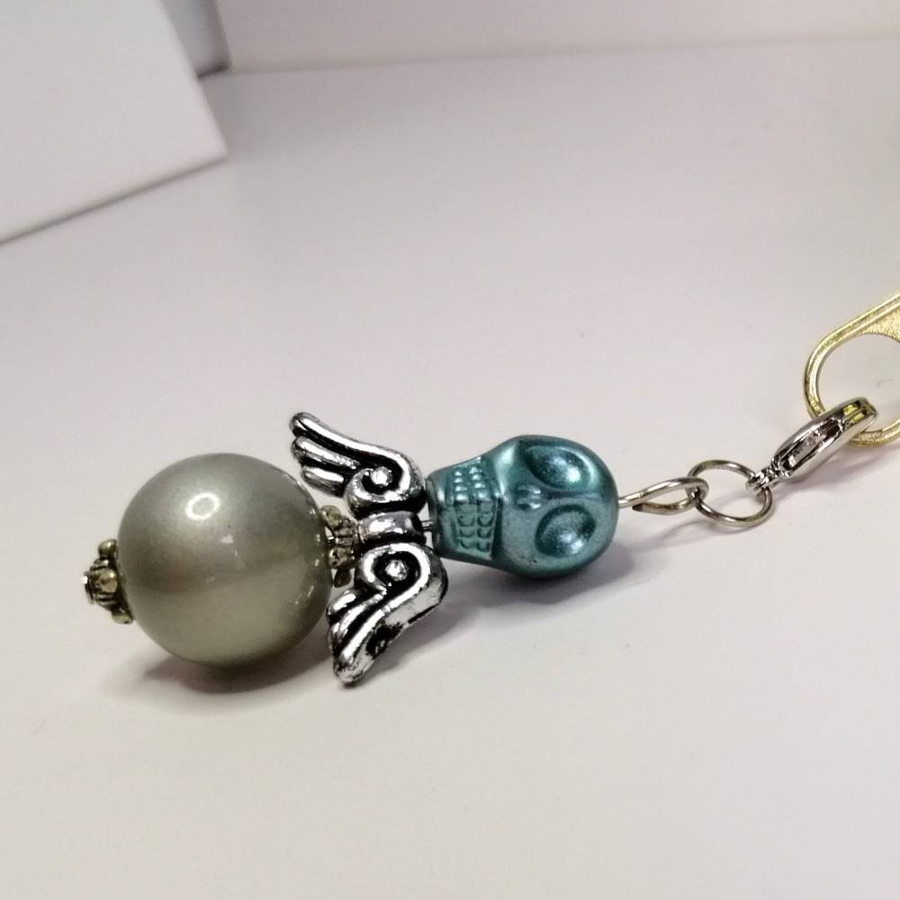 Außergewöhnlicher Schutzengel mit Totenkopf-Perle als Anhänger für deinen Schlüssel oder deine Tasche Bild 1