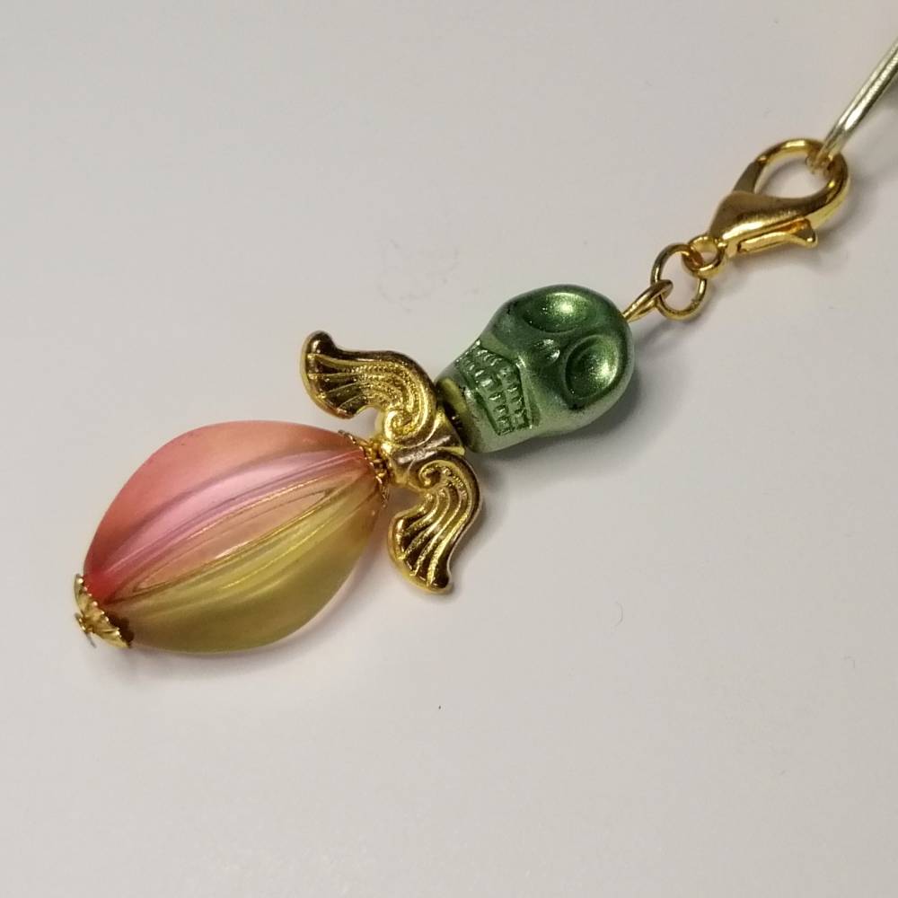 Außergewöhnlicher Schutzengel mit Totenkopf-Perle als Anhänger für deinen Schlüssel, deine Tasche oder deine Halskette Bild 2