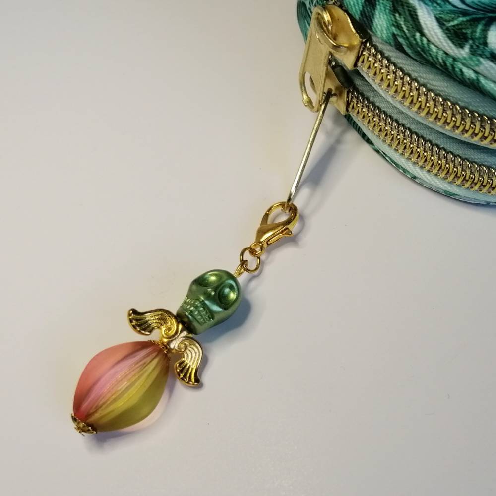 Außergewöhnlicher Schutzengel mit Totenkopf-Perle als Anhänger für deinen Schlüssel, deine Tasche oder deine Halskette Bild 3