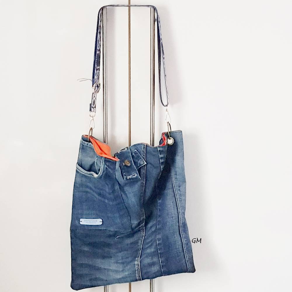 Upcycling Jeanstasche Unikat mit Innenfutter & Tragegriffen – Handgemacht aus Franken Bild 1