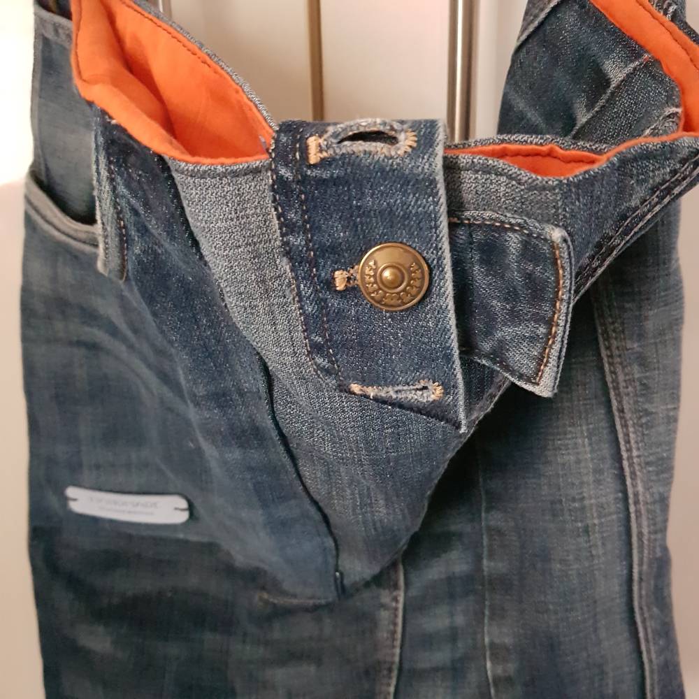 Upcycling Jeanstasche Unikat mit Innenfutter & Tragegriffen – Handgemacht aus Franken Bild 5