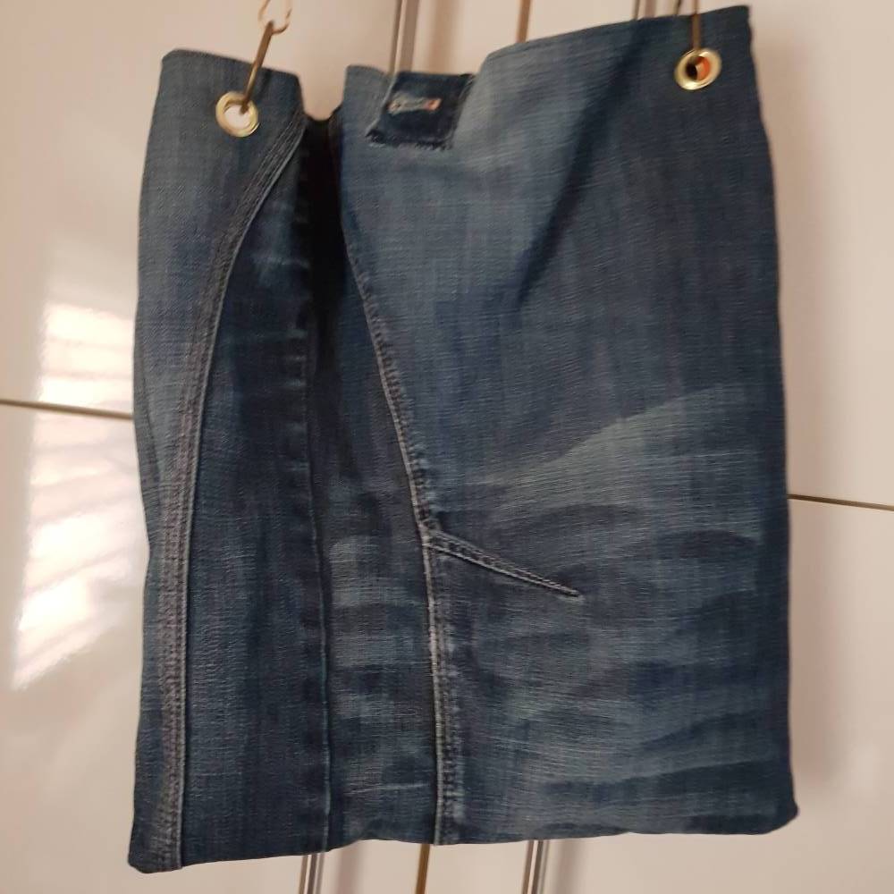 Upcycling Jeanstasche Unikat mit Innenfutter & Tragegriffen – Handgemacht aus Franken Bild 7
