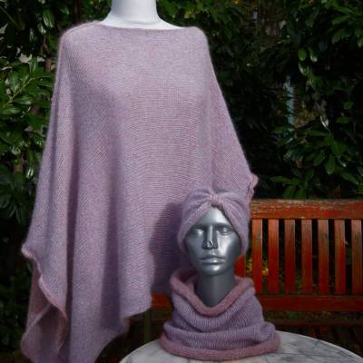 Strickponcho mit Loop und Stirnband aus Kid Mohair