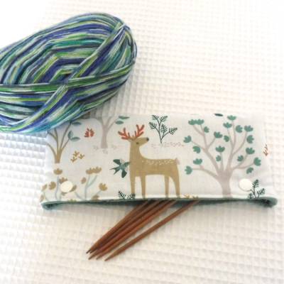 Nadelgarage 20 cm – Schutzhülle für Nadelspiele & Sockenstrickzeug, Nadelsafe mit Waldmotiv