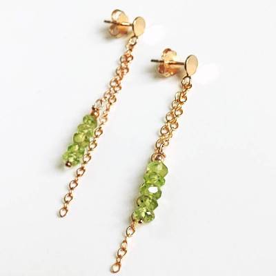Hängende Peridot Ohrringe Gold filled 4,5 cm, August Geburtsstein Ohrringe