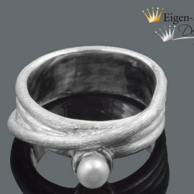 Goldschmiede Perlenring "tortuous", Silberring mit Perle, Damenring, Ring mit Perle, Verlobungsring, Weihnachten