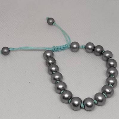 Makramee Armband mit Holzperlen – Handgefertigter Modeschmuck, verstellbar, Geschenkidee