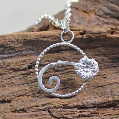Filigran-Anhänger aus 925 Sterling Silber mit Blüte Feinsilber - handgemacht