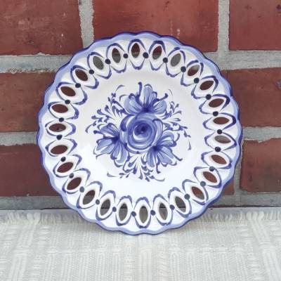 Vintage Durchbruch-Wandteller - blau bemalt