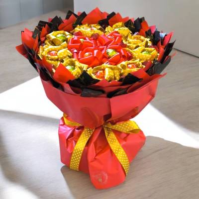 Essbarer Blumenstrauß - Lindt LINDOR Kugeln + Ewige Rosen