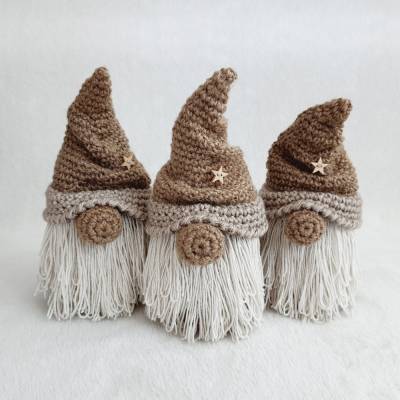 Handgefertigter Weihnachtswichtel aus Jute mit Innenfach für Geschenke