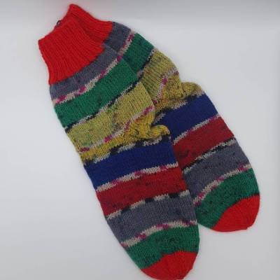 Gr. 36/37, Handgestrickte Wollsocken mit farblich (rot) abgesetztem Bund und Spitze