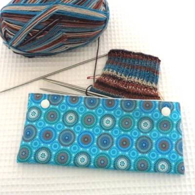 Nadelgarage 20cm – Schutzhülle für Nadelspiele, Nadelsafe für Sockenstrickzeug, Handgemacht