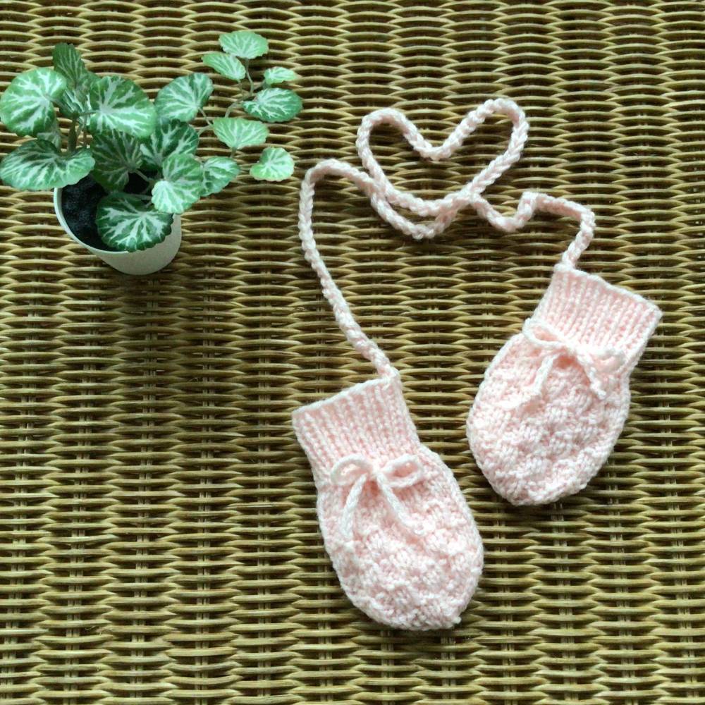 Babyhandschuhe mit Verbindungsband, Fustlinge fr Babys mit Band, rosa  gemustert, Handschuhe Baby