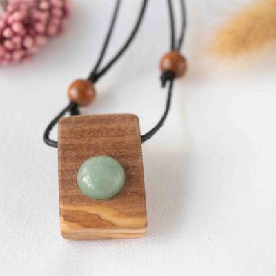 Kette mit rechteckigem Holzanhänger und Aventurin Stein | Olivenholz, grüner Stein, Edelstein, Cabochon Aventurin grün