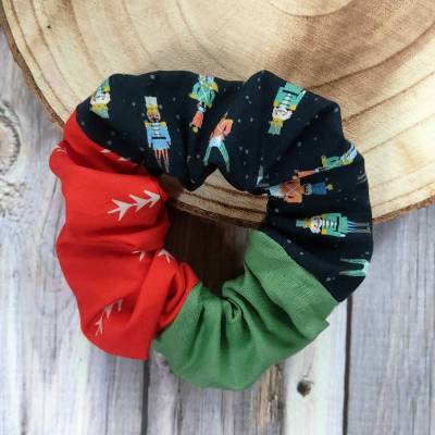 Weihnachtsscrunchie NUSSKNACKER für den Adventskalender oder Nikolaus | Haargummi, Haarband | RÄUBERKIND
