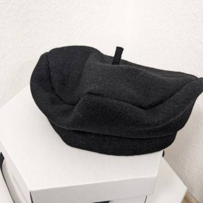Stegbaskenmütze aus gewalkter Wolle Schwarz