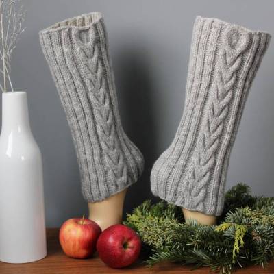 Anleitung: "Naila" Beinstulpen stricken