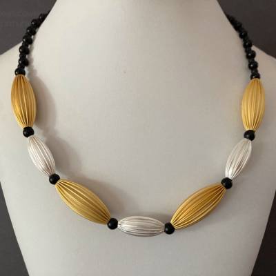 Handgefertigte Onyxkette mit vergoldetem & versilbertem Tombak – Unikat aus Bayern, Geschenkidee unisex