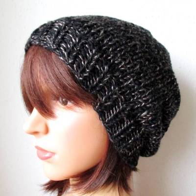 Warme Mütze, Beanie in Schwarz mit Rosègoldfarbenem Schimmer, Strickmütze