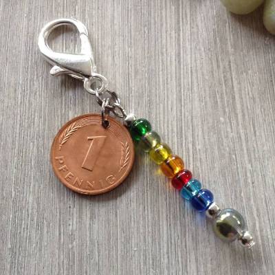 Farbenfroher Glücksbringer mit Pfennig / Glückspfennig