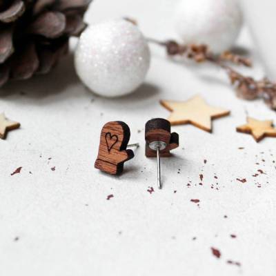 Handschuh Ohrstecker aus Holz und Edelstahl • Ohrschmuck | Ohrringe
