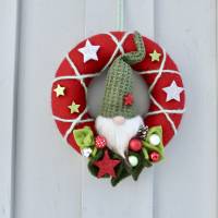 Winter-Türkranz mit Wichtel, Türkranz aus Filz, Deko-Kranz, Adventskranz in Rot-Weiß-Grün