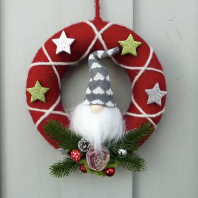 Winter-Türkranz mit Wichtel, Türkranz aus Filz, Deko-Kranz, Adventskranz in Rot-Weiß-Grün-Silber