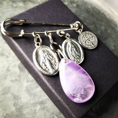 Brosche, Anstecknadel, Anstecker, Charivari-Brosche, Trachtenschmuck, Edelstahl und Amethyst