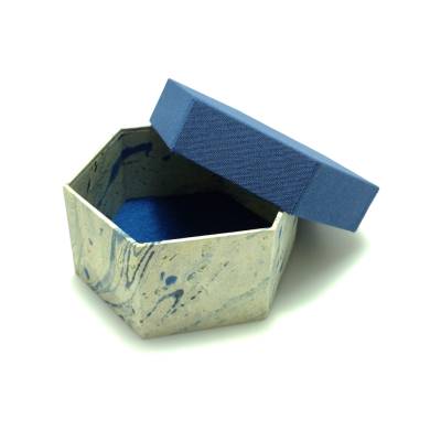 Box mit Stülpdeckel 6-eckig mit marmoriertem Papier