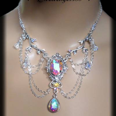 Statement Collier mit irisierenden Strasssteinen und Blattranken als Brautschmuck viktorianischer Hochzeitsschmuck