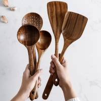 Personalisiertes Kochgeschirr Set mit Gravur – Kochlöffel, Sieb und mehr – Holz Küchenutensilien und Geschenkidee