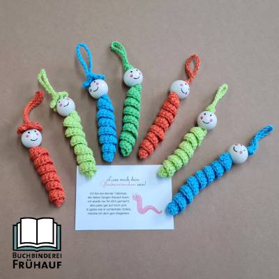 Glückswürmchen Sorgenwürmchen Worry worm Talisman verschiedene Farben mit oder ohne Blumenhut