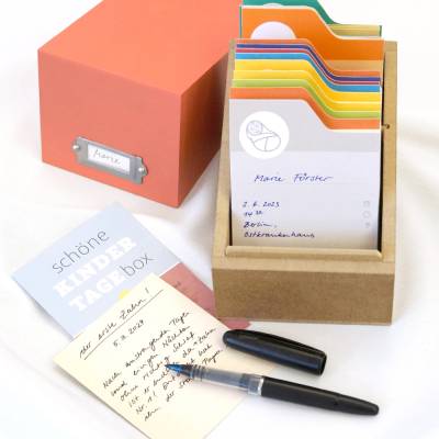 SCHÖNEKINDERTAGEBOX, Babytagebuch, Babyalbum, Geschenk zur Geburt für Mädchen, Taufgeschenk, Meilensteine Baby, babybuch