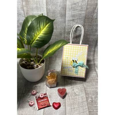 Geschenkset „kleine Auszeit“ zum Valentinstag, Muttertag, Geburtstag etc., Wellness-Tüte, Herz-Teelicht, Baderose, Tee