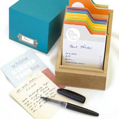 SCHÖNEKINDERTAGEBOX, Babytagebuch, Babyalbum, Geschenk zur Geburt für Junge, Taufgeschenk, Meilensteine Baby, babybuch