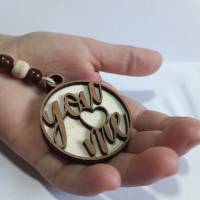 Valentinstag Schlüsselanhänger Glücksbringer aus Holz für verliebte Paare Personalisierbar mit Namen