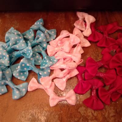 Satinschleifen 20 Stk – Bastelschleifen & Streudeko in Rosa, Hellblau, Bordeauxrot – 3,5x2 cm