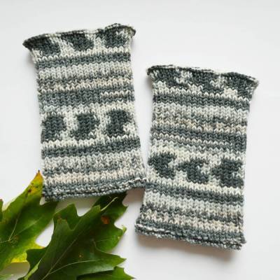 Handgestrickte Beinstulpen/Boot Cuffs/Stiefelstulpen im Farbverlauf - Strickstulpen,Beinwärmer,Manschetten grau