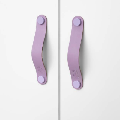 Ledergriffe Flieder Serie "Arc" handgefertigte Möbelgriffe in Pastell Violett / Schrankgriffe in 30 Farben